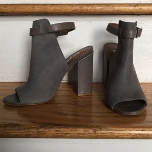 Steve Madden Carnabi heels